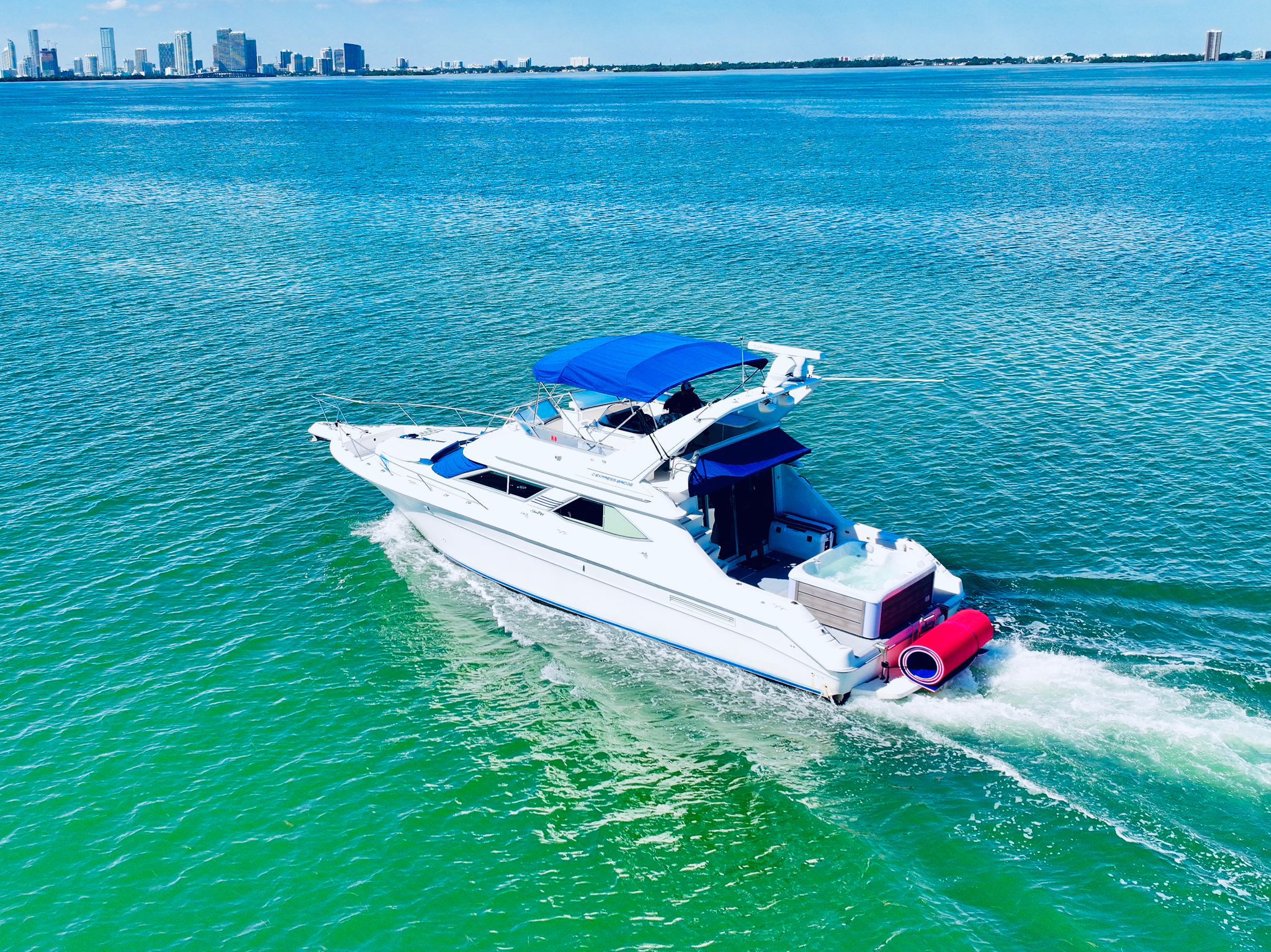 LIAMBIO LUXURY YACHT
